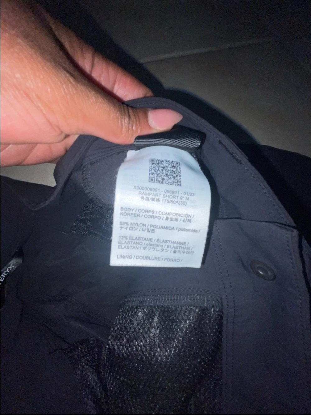 Arc'teryx Rampart 9” Hiking Outdoor Cargo Shorts Black Size 30 - Picture 11 of 11